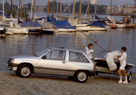Opel Corsa Luxus (1983) – mit optionalem Vario-Glasdach
