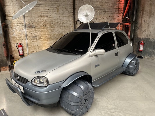Bild Opel Corsa Moon (1997) – Sonderausstellung "125 Jahre Opel-Automobile" im "Nationalen Automuseum – The Loh Collection"