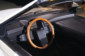 Opel Corsa Spider (1982) – futuristisches Cockpit, entworfen von Chris Bangle