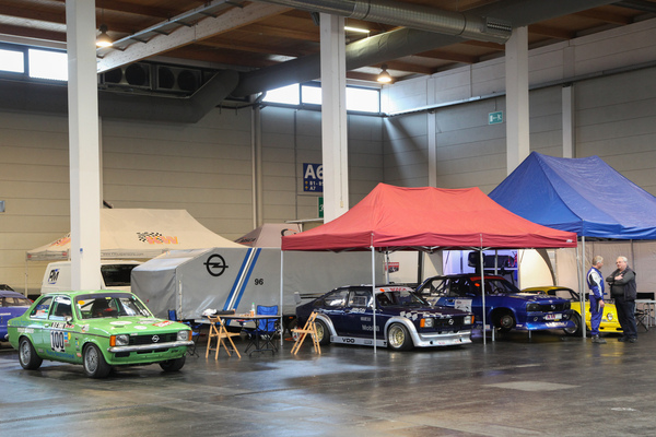 Opel-Fahrerlager im Trockenen - Motorworld Classics Bodensee 2022