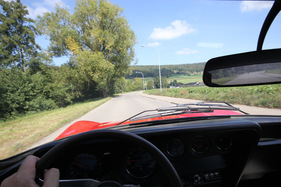 Opel GT 1100 (1970) - selbst der schache GT hatte einen Tacho bis 240 kmh, obschon er nur 155 kmh lief