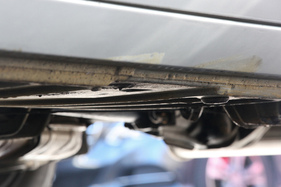 Opel GT 1900 (1971) – Makelloser Unterboden mit original Opel-Schutzwachs