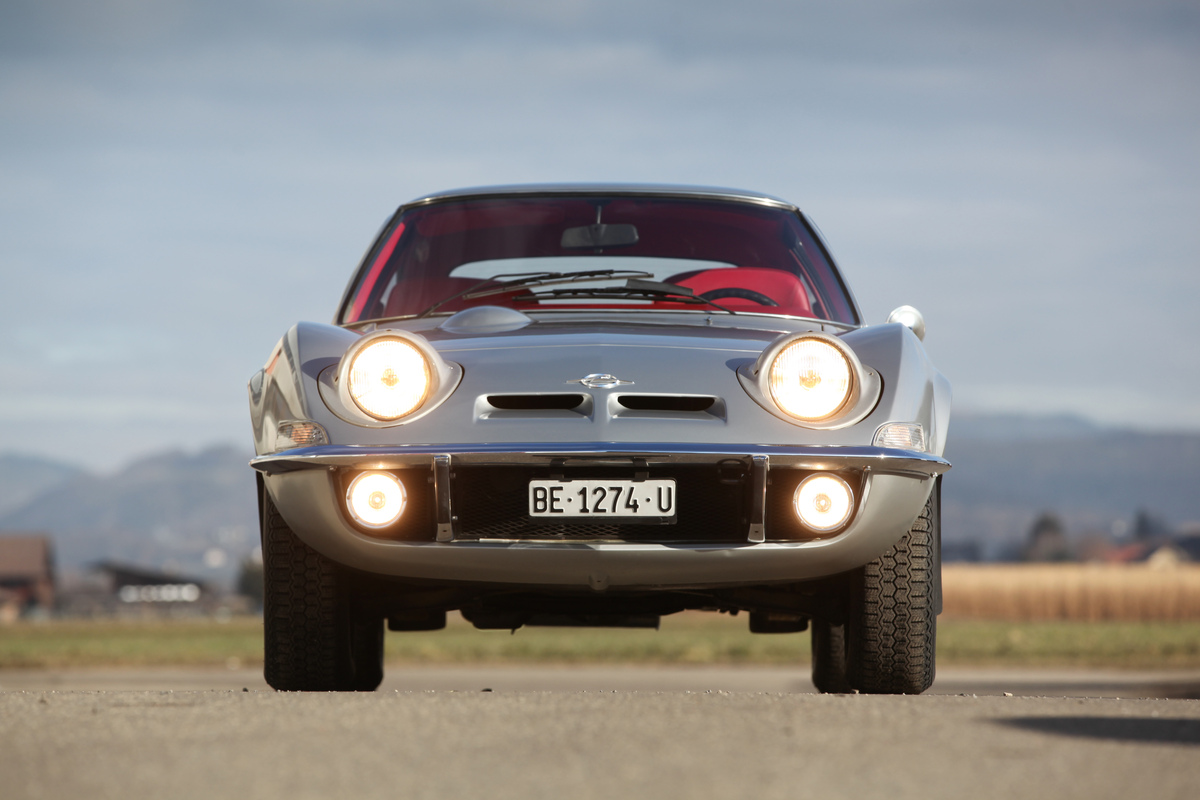 Opel GT 1900 (1971) – Mit voller Beleuchtung
