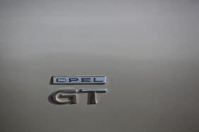 Opel GT 1900 (1971) – Namenszug am Kotflügel