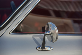 Opel GT 1900 (1971) – Zierlicher Rückspiegel auf der Fahrertür