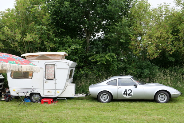 Opel GT (1969) – Camping der sportlichen Art – Bockhorner Oldtimermarkt 2024