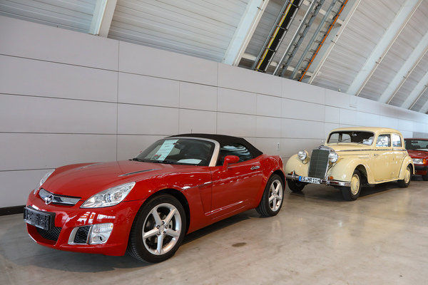 Opel GT (2007) - hat noch nie Regen gesehen, nur 2690 km gelaufen, angeboten für EUR 29'990 - 24. Retro Classics 2025