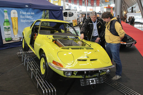 Opel GT Electric (1972) - wird mit moderner Technik zum 136 PS starken Elektro-Flitzer umgebaut - Retro Classics Stuttgart 2020
