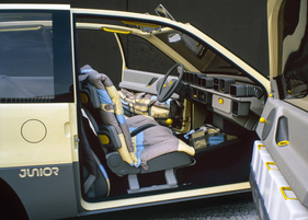 Opel Junior (1983) - View of the interior