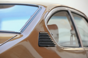 Opel Kadett 1.2 SR Coupé (1978) - unter der Blende sitzt der Tankverschluss