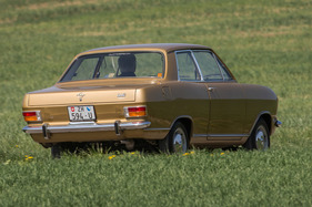Opel Kadett 1100 (1971) - wenig Zierrat auf der Flanke Opel Kadett 1100 (1971) - wenig Zierrat auf der Flanke