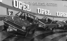 Opel Kadett (1973) - bedeutsame Neuheit auf dem Opel-Stand - Internationale Automobilausstellung (IAA) in Frankfurt 1973