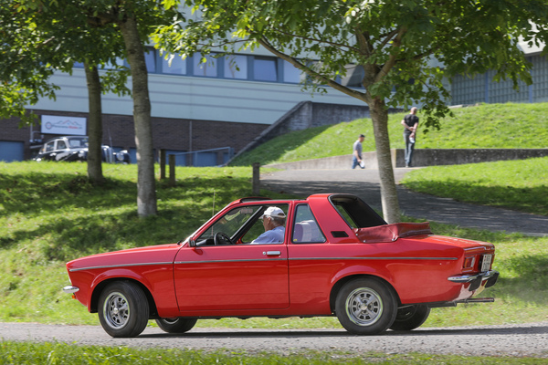 Opel Kadett Aero (1976) – Albisgütli Classic Cars & Bikes Oktober 2023