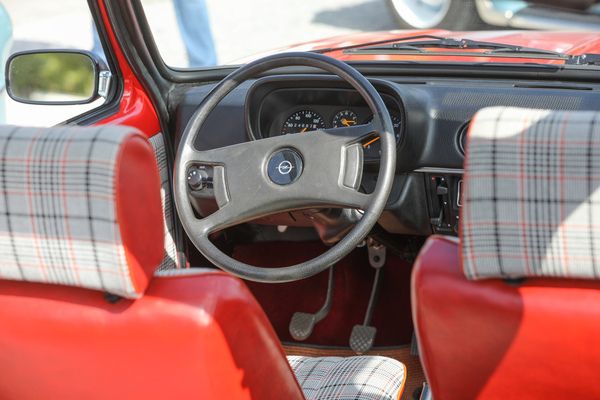 Opel Kadett Aero (1976) – Albisgütli Classic Cars & Bikes Oktober 2023