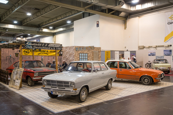 Image: Opel Kadett B in various conditions on the club stand