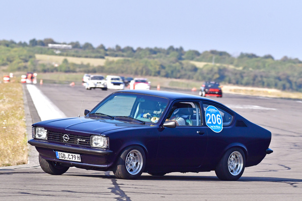 Opel Kadett Coupé (1977) – Historisches Flugplatzrennen Zweibrücken 2024