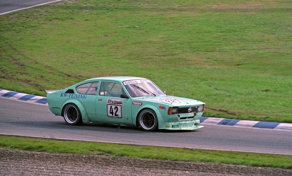 Opel Kadett Coupé (1978) – Beim Divinol-Cup, natürlich mit KW-Fahrwerk