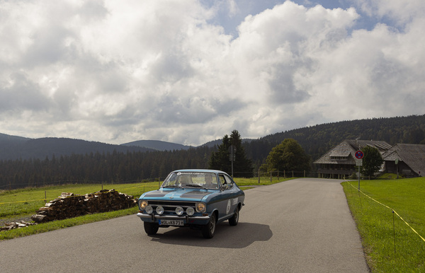 Bild Opel Kadett Coupé auf dem Weg nach oben - 16. Schauinsland Klassik 2023