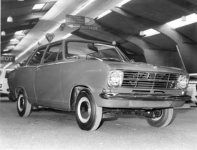Opel Kadett E (1969) - 575 Franken günstiger dank vereinfachter Ausstattung - Genfer Automobilsalon 1969