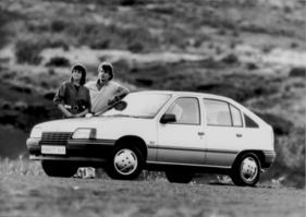 Opel Kadett GLS (1984) - Fünftürer der Baureihe Kadett E Opel Kadett GLS (1984) - Fünftürer der Baureihe Kadett E
