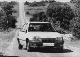 Opel Kadett GLS (1984) - Fünftürer der Baureihe Kadett E Opel Kadett GLS (1984) - Fünftürer der Baureihe Kadett E