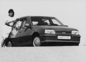 Opel Kadett GSi (1984) - als Fünftüger mit Begleitung