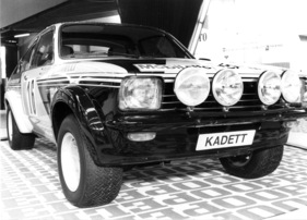 Opel Kadett GT/E (1976) - mit Vierventil-Zylinderkopf über 240 PS für den Rallye-Einsatz - Genfer Autosalon 1976