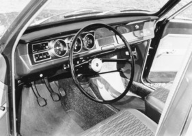 Opel Kadett L (1966) – Armaturenbrett mit drei Instrumenten und Schalter-Klaviatur