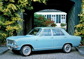 Opel Kadett L (1966) - als viertürige Limousine