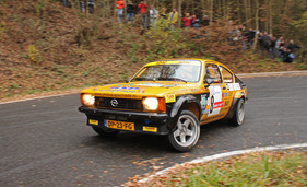 Opel Kadett Rallye - am Start der ADAC Rallye Köln-Ahrweiler 2012 mit Edwin Wolves (Startnummer 8) (1978)