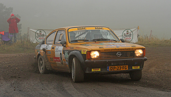 Opel Kadett Rallye - am Start der ADAC Rallye Köln-Ahrweiler 2012 mit Edwin Wolves (Startnummer 8)