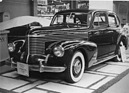 Opel Kapitän (1949) - ausgestellt am Autosalon 1949 als "Captain", kreisrunde statt wappenförmige Scheinwerfergläaser unterscheiden ihn vom Modell 1939