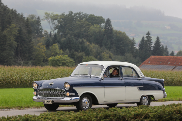 Opel Kapitän (1957) - im schönen Zweifarbenkleid - FNA Jahrestreffen 2025