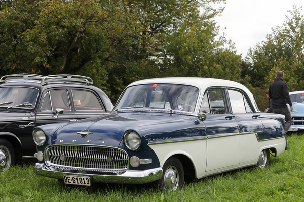 Opel Kapitän (1957) - musste auf der Wiese parken - FNA Jahrestreffen 2025