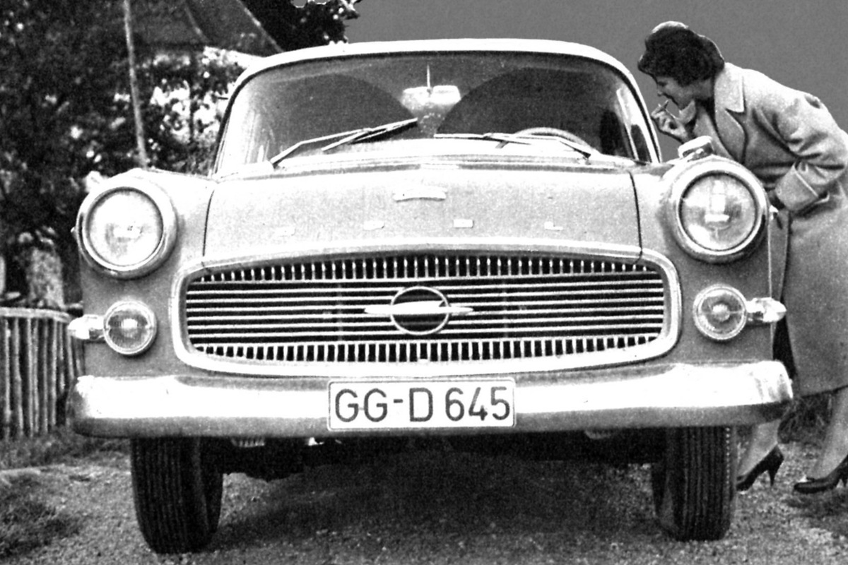 Opel Kapitän (1958) - erweckt Neugierde