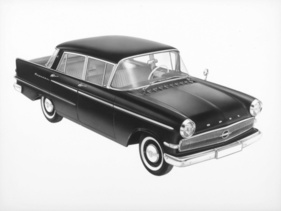 Der Standard-Kapitän gibt sich an Rädern und Hauben schmuckloser.