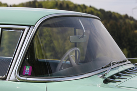 Die "Vollsicht-Panoramascheibe" gewann für das Modelljahr 1960 zwei Zentimeter an Höhe