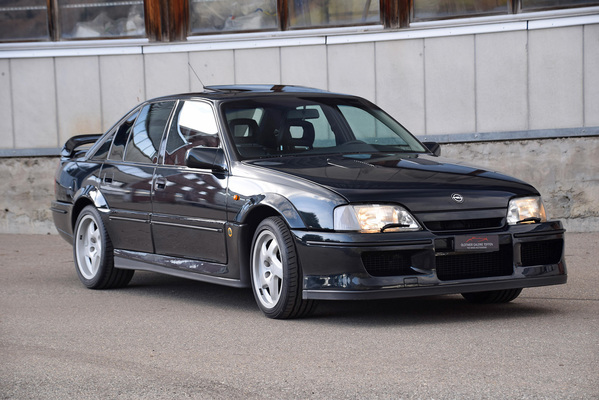 Opel Lotus Omega (1992) - als Lot 23 angeboten an der Versteigerung der Oldtimer Galerie anlässlich der Swiss Classic World Luzern am 25. Mai 2019