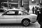 Opel Manta (1976) - Schuppenmotiv in der B-Säule bei Opel - Genfer Autosalon 1976