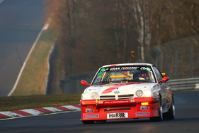 Opel Manta (1981) am ersten VLN-Rennen der Saison von 2019 (65. ADAC Westfalenfahrt) am Nürburgring