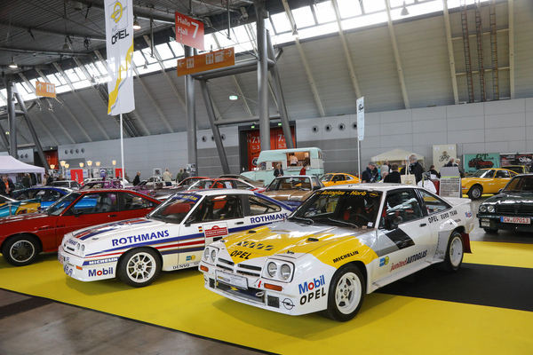 Opel Manta 400 (1981) - in der Manta-Sonderschau auf dem Clubstand - 24. Retro Classics 2025
