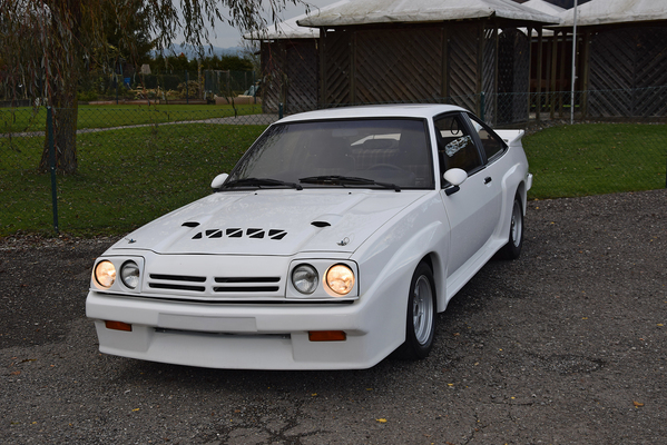 Image: Opel Manta B 2000 E Irmscher Edition (1986) - offered at the auction of the Oldtimer Gallery in Toffen on November 29, 2014
