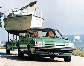 Opel Manta Berlinetta (1975) – Das Boot immer mit dabei
