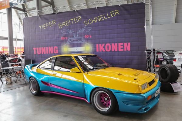 Bild: Opel Manta Mattig (1976) - aus dem Film "Manta, Manta" bekannt - Retro Classics Stuttgart 2024