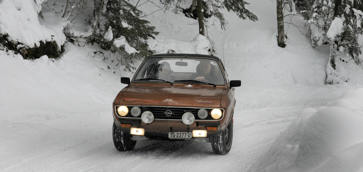 Opel Manta am dritten "Auf Schnee und Eis" - gelernt ist gelernt – Walter Gossweiler undEliane Kleger