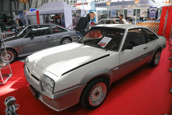 Bild Opel Manta i 2800 (1978) - von Irmscher entwickelte Variante mit Sechszylindermotor - 24. Retro Classics 2025