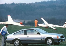 Opel Monza (1978) - auf einem Segelflughafen