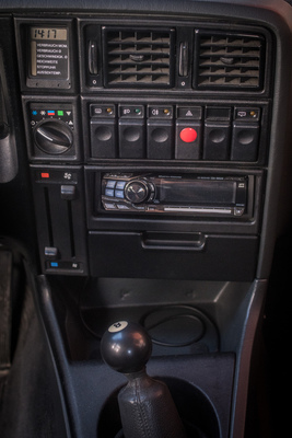 Opel Monza GSE (1983) - Schaltknopf erinnert an Billard-Kugel, ist aber genauso wie das Radio nicht von Opel