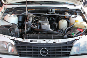 Opel Monza GSE (1983) - gut gefüllter Motorraum