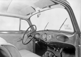 Opel Olympia (1947) – Kleiner Luxus im Innenraum; Ausstellfenster und zwei Sonnenblenden (1947)
